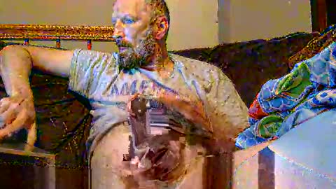 Snapshot of luder4242 chatting on 22, 5, 2026 mr hungvile online show from 22, 5, 2026