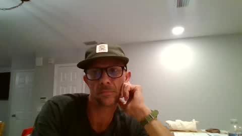 luiggii0904 online show from 11, 4, 2026