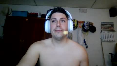 A slave to the mistress.. un esclavo para las amas dominantes. online show from 13, 3, 2026