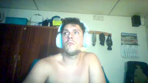 Snapshot of luis2423 chatting on 30, 7, 2026 A slave to the mistress.. un esclavo para las amas dominantes. online show from 30, 7, 2026