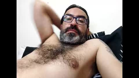 Snapshot of luis2988z chatting on 28, 5, 2026 Hairyman online show from 28, 5, 2026