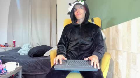 Luis AS online show from 23, 2, 2025