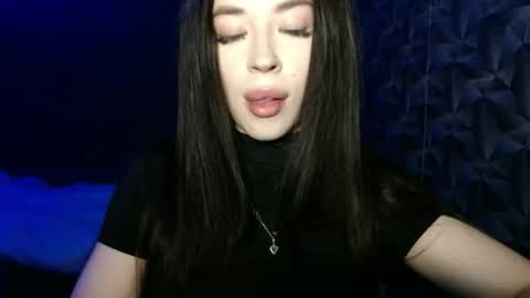 luisa lovedom online show from 27, 3, 2026