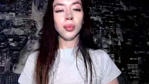 luisa lovedom online show from 19, 7, 2026