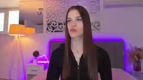 LuisaClover online show from 21, 2, 2026