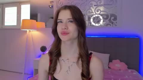 LuisaClover online show from 6, 4, 2026