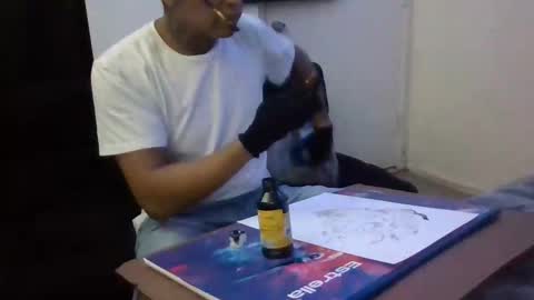 Snapshot of luisjg24hrs chatting on 27, 4, 2026 luisjg24hrs online show from 27, 4, 2026
