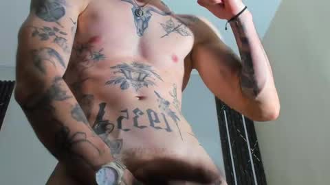 Snapshot of luke_davis01 chatting on 27, 2, 2025 LUKE online show from 27, 2, 2025