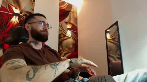 Snapshot of luke_davis01 chatting on 6, 10, 2025 LUKE online show from 6, 10, 2025