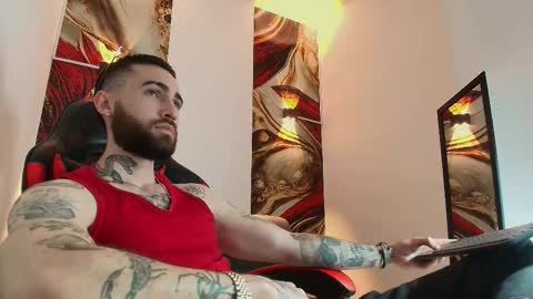 Snapshot of luke_davis01 chatting on 14, 10, 2025 LUKE online show from 14, 10, 2025