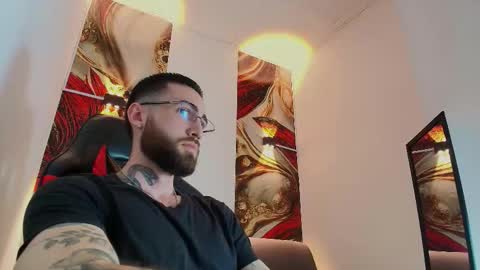 Snapshot of luke_davis01 chatting on 15, 11, 2025 LUKE online show from 15, 11, 2025