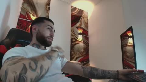 Snapshot of luke_davis01 chatting on 16, 12, 2025 LUKE online show from 16, 12, 2025