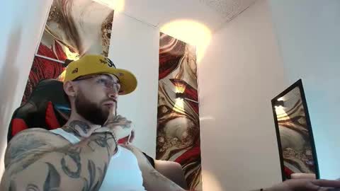 Snapshot of luke_davis01 chatting on 14, 1, 2026 LUKE online show from 14, 1, 2026