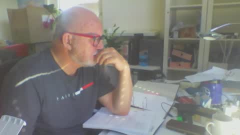 Snapshot of luley58 chatting on 22, 5, 2026 luley58 online show from 22, 5, 2026
