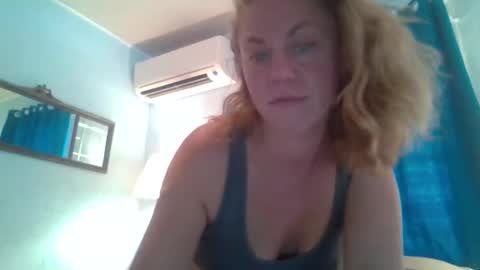 Snapshot of lullabyofbroadway chatting on 21, 5, 2026 lullabyofbroadway online show from 21, 5, 2026