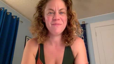 Snapshot of lullabyofbroadway chatting on 23, 5, 2026 lullabyofbroadway online show from 23, 5, 2026