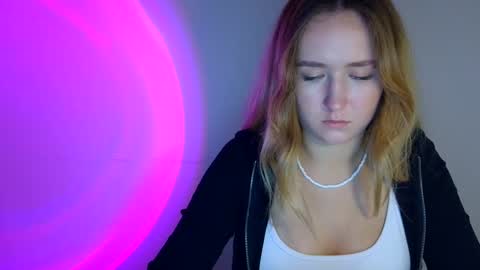 Snapshot of lulu_baby1 chatting on 19, 9, 2025 Lulu Baby18 online show from 19, 9, 2025