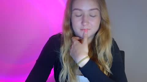 Snapshot of lulu_baby1 chatting on 1, 10, 2025 Lulu Baby18 online show from 1, 10, 2025