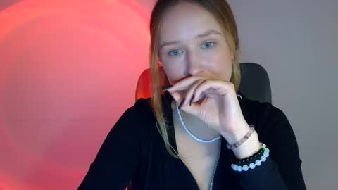 Snapshot of lulu_baby1 chatting on 17, 10, 2025 Lulu Baby18 online show from 17, 10, 2025