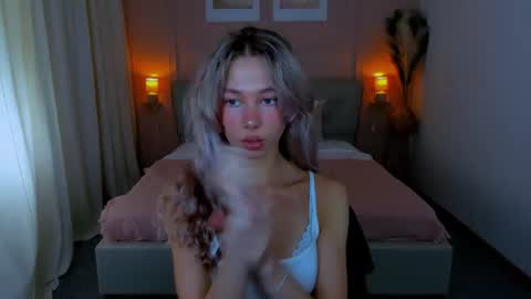 Snapshot of lulualise chatting on 23, 7, 2026 Alise online show from 23, 7, 2026