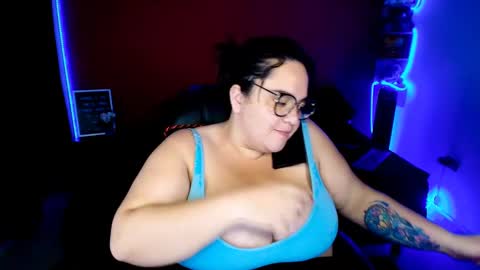 LuluBigTitts online show from 16, 1, 2025