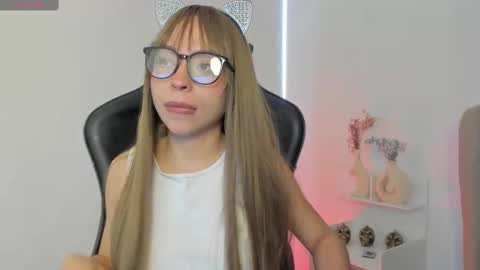 luluuberry online show from 30, 10, 2025