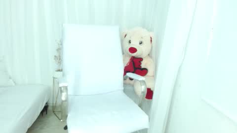 Snapshot of lun25apaixonad chatting on 9, 3, 2026 lun25apaixonad online show from 9, 3, 2026