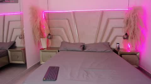 luna_and_axell online show from 29, 6, 2026