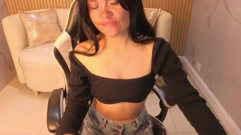Snapshot of luna_benz_tx chatting on 6, 7, 2026 Follow me.. Live 1430 to 2100 online show from 6, 7, 2026