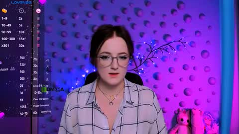 luna_berryy online show from 20, 12, 2025