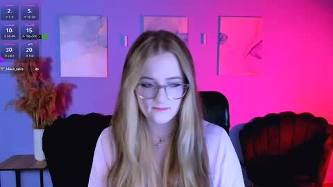 luna_berryy online show from 7, 3, 2026