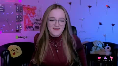 luna_berryy online show from 28, 4, 2026