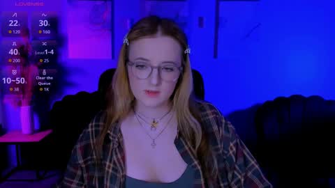 luna_berryy online show from 7, 5, 2026