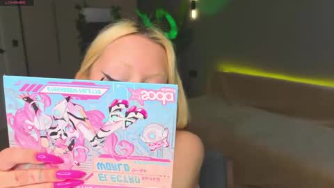 luna_beverly online show from 9, 5, 2026