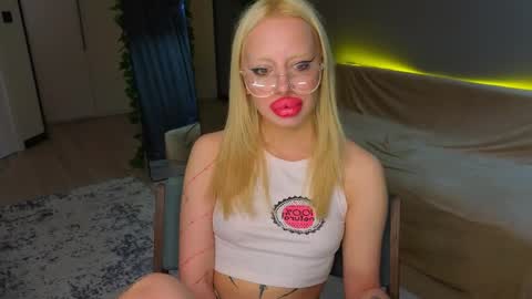 luna_beverly online show from 12, 5, 2026