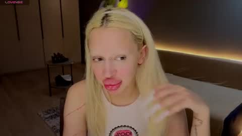 luna_beverly online show from 1, 8, 2026