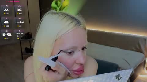 luna_beverly online show from 6, 8, 2026