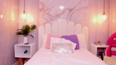 Snapshot of luna_hot_ass chatting on 2, 10, 2025 luna_hot_ass online show from 2, 10, 2025