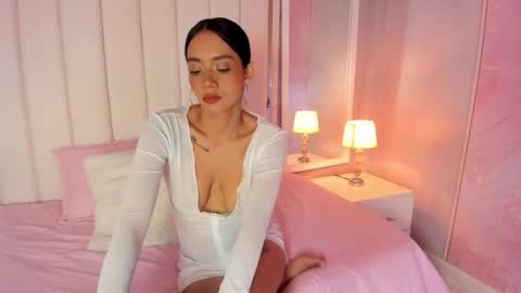Snapshot of luna_hot_ass chatting on 23, 10, 2025 luna_hot_ass online show from 23, 10, 2025