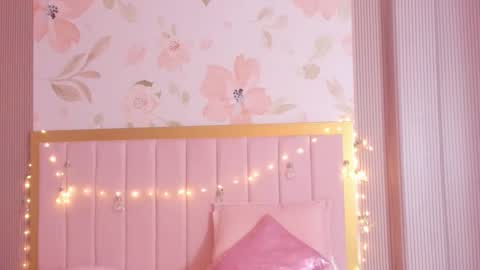 Snapshot of luna_hot_ass chatting on 15, 11, 2025 luna_hot_ass online show from 15, 11, 2025