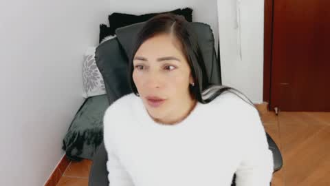 Snapshot of luna_lgomez chatting on 7, 4, 2026 luna online show from 7, 4, 2026