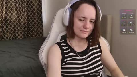 luna_loveeee online show from 28, 9, 2025