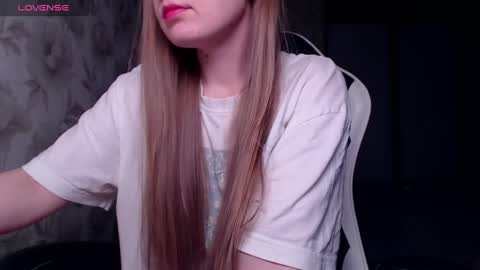 Snapshot of luna_loveisgood chatting on 6, 12, 2024 Luna online show from 6, 12, 2024