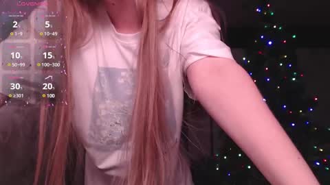 Snapshot of luna_loveisgood chatting on 17, 12, 2024 Luna online show from 17, 12, 2024