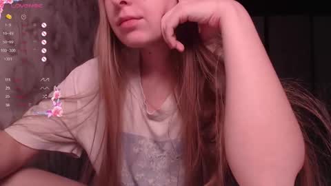 Snapshot of luna_loveisgood chatting on 15, 10, 2025 Luna online show from 15, 10, 2025