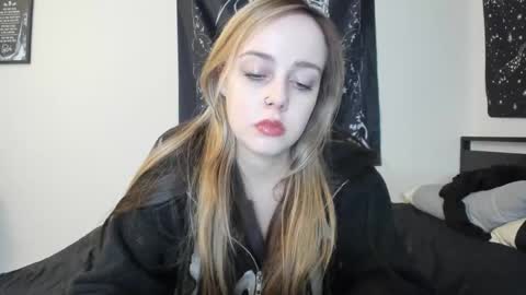 Luna online show from 22, 11, 2025