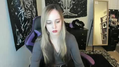 Luna online show from 14, 12, 2025