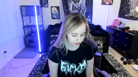 Luna online show from 30, 4, 2026
