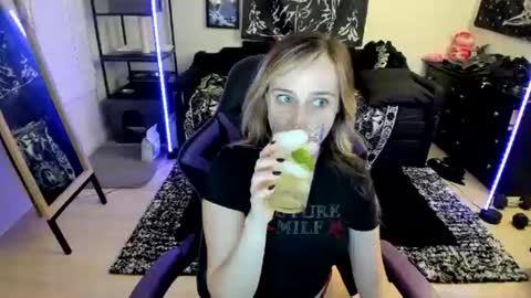 Snapshot of luna_lovelyy chatting on 29, 6, 2026 Luna online show from 29, 6, 2026