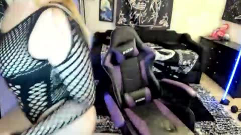 Snapshot of luna_lovelyy chatting on 21, 7, 2026 Luna online show from 21, 7, 2026